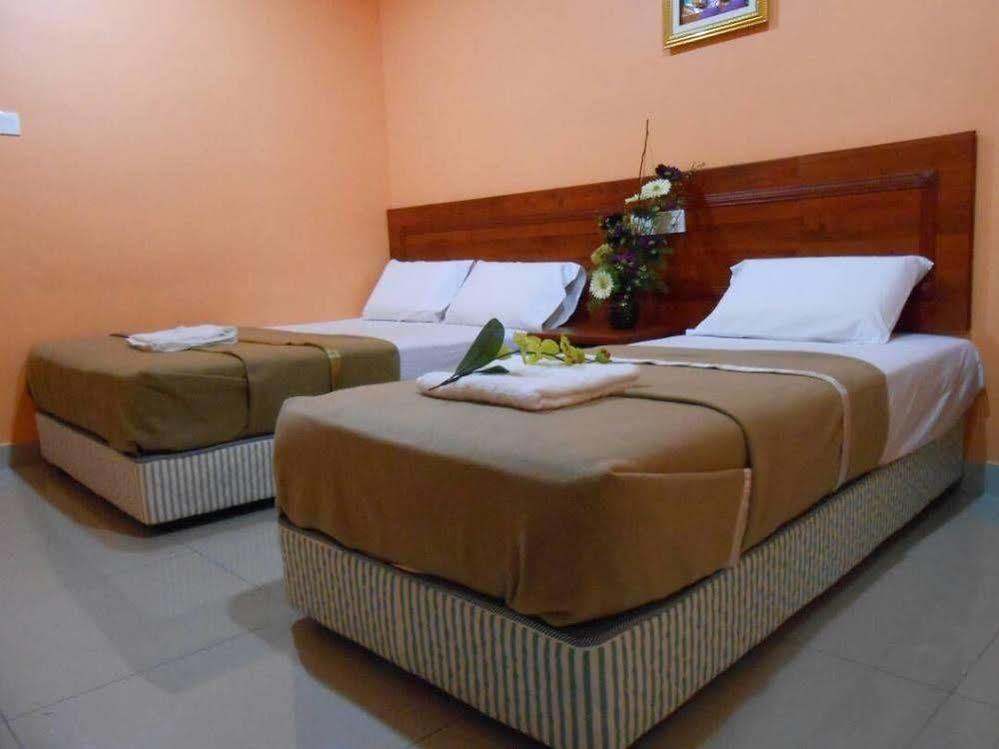 My Town Hotel Ipoh Bagian luar foto
