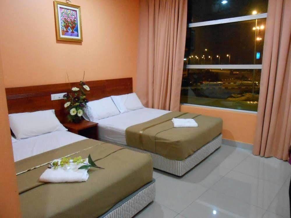 My Town Hotel Ipoh Bagian luar foto